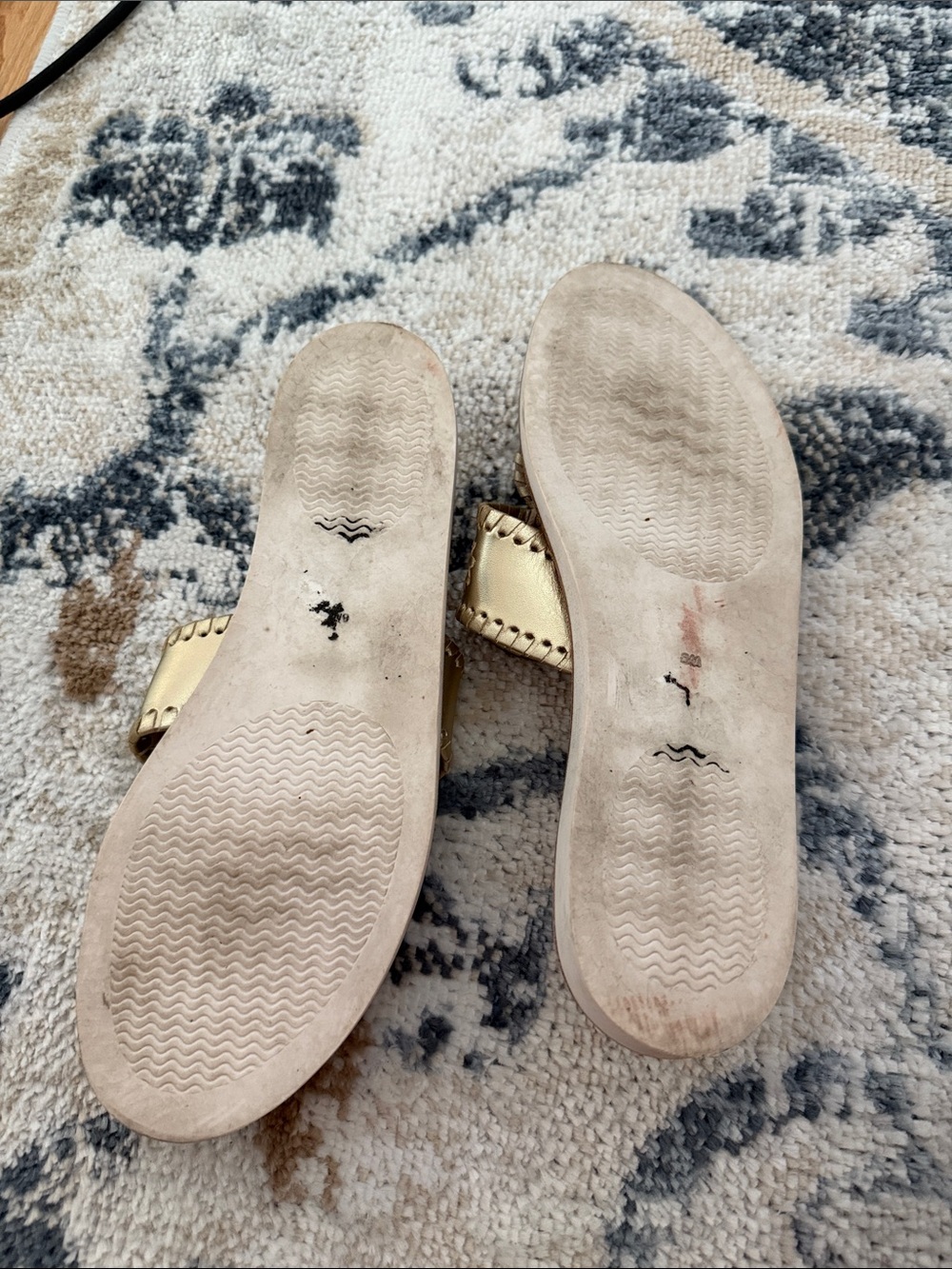 Jack Rogers Gold Metallic Miller Thong Sandals - Picture 2 of 3